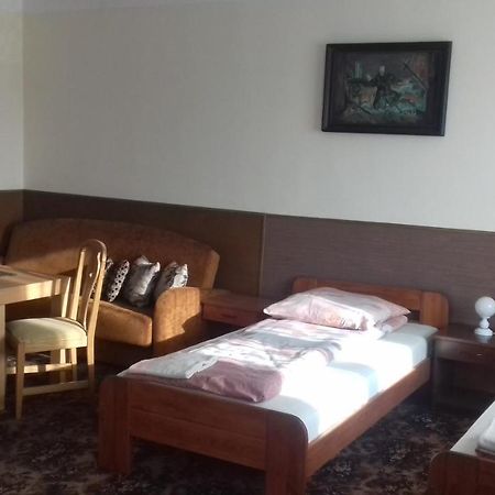 Hostel Jax Торунь Экстерьер фото
